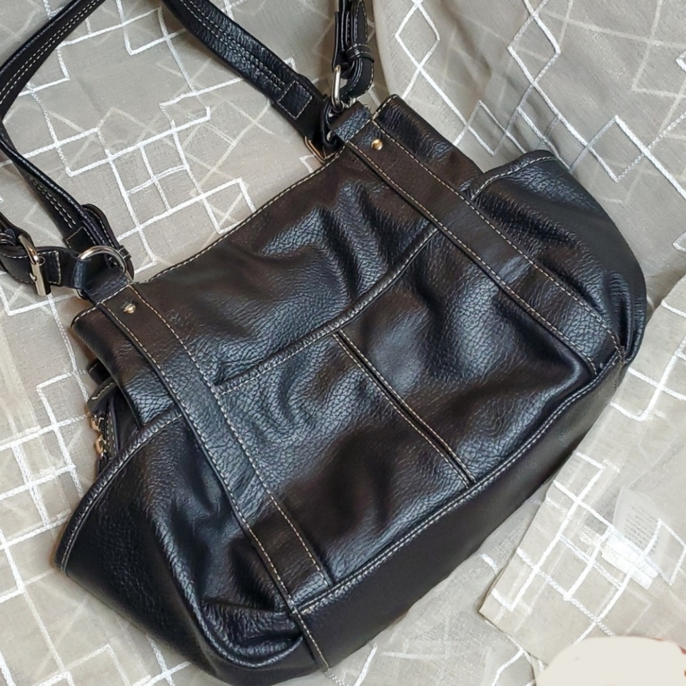 Black Faux Leather Handbag‎ - Picture 2 of 11